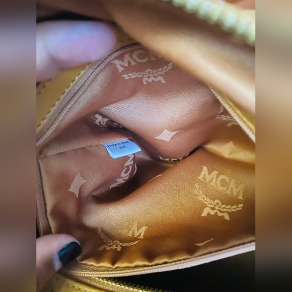 SOLD!!Authentic MCM Kelly XL bag - Picture 4 of 16